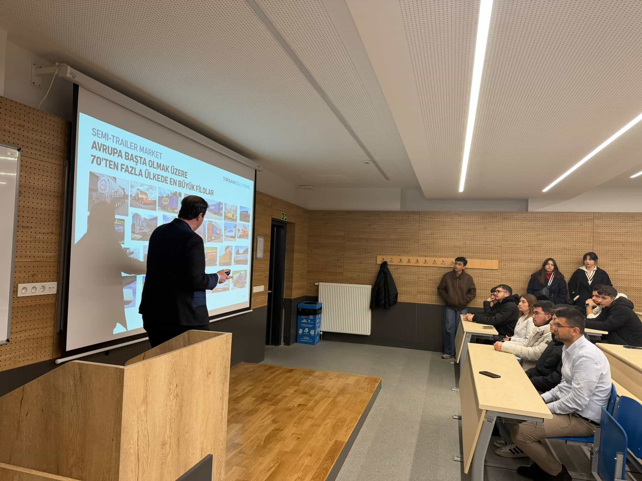 Hendek MYO’da İmalat Sektöründe Yenilikçi Uygulamalar ve Dijitalleşme Ele Alındı