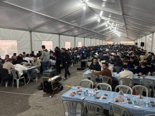 Sakarya Üniversiteler Kampüsü İftarında Farklı Ülkelerden Öğrenciler Birlikte Oruç Açıyor