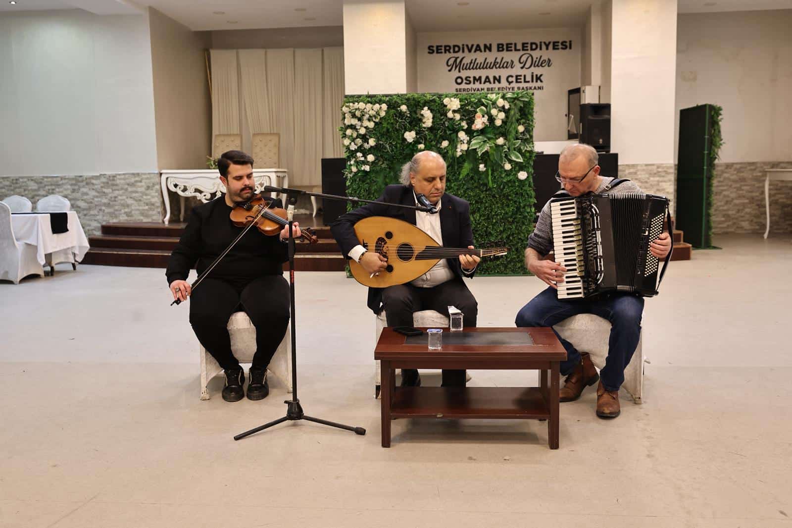 serdivanda sanat ve muzik dolu bir aksam yasandi 5274 Serdivan'da Sanat ve Müzik Dolu Bir Akşam Yaşandı