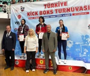 buyuksehir sporculari gectigimiz haftaya damga vurdu a705d1f0 Büyükşehir Belediyesi Sporcuları Kick Boks ve Yüzmede Başarıyla Dikkat Çekti