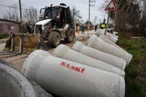 karakamis mahallesine 3 bin 500 metrelik yagmursuyu hatti kisa surede kazandirildi a9918ff6 1 Karakamış Mahallesi’nde 3.500 Metrelik Yağmursuyu Hattı ile Altyapı Güçlendirildi