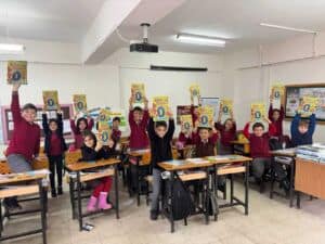 minik kalpler bilimin heyecan verici dunyasiyla tanisti db5983a8 1 Bilim Tohumları ile Büyüyen Çocuklar Projesi Sakarya’da Kırsal Öğrencilere Bilimi Sevdirdi