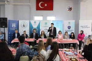rektor ogrenci bulusmasi etkinligi gerceklestirildi e5d3704c Akyazı Sağlık Hizmetleri MYO’da Rektör-Öğrenci Buluşması Yoğun Katılımla Yapıldı