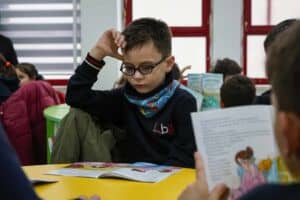 saski su verimliligi vizyonunu akcanin hikayesiyle miniklere anlatti 3b7c22e0 SASKİ, Akça'nın Hikayesiyle Öğrencilere Su Tasarrufu ve Doğa Bilincini Anlattı