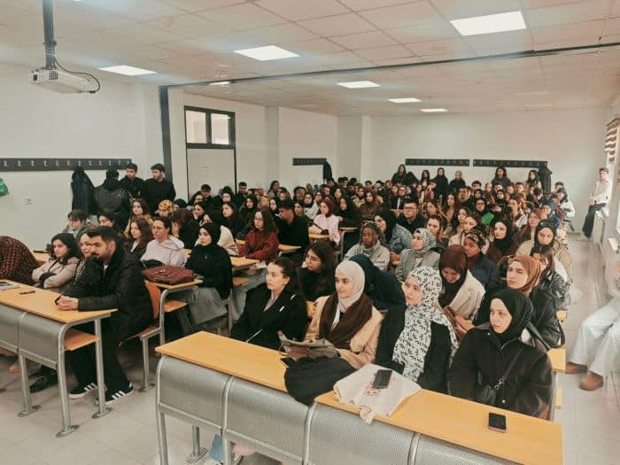 Akyazı SHMYO'da Dr. Yavuz Tepeçınar ile Türkiye'de Sağlık Hizmetlerinin Sunumu Değerlendirildi