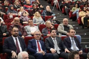 uzmanlar bobrek sagligi icin sgmde bulustu 5d085b43 1 Sakarya’da Böbrek Sağlığına Dair Farkındalık Programında Erken Tanı ve Koruyucu Tedbirler Anlatıldı