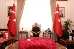 2 1 1 Sakarya Valiliği’nde 23 Nisan'da Öğrenciler Temsili Olarak Görev Aldı