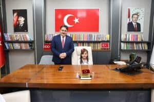 Buyuk 3 1 Adapazarı Osmanbey İlkokulu Öğrencilerinden 23 Nisan’da İl Millî Eğitim Müdürlüğüne Temsili Ziyaret