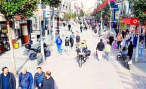 Orta Ekran goruntusu 2026 04 23 123421 Sakarya Şehir Merkezinde Motorize Ambulans Ekibi Stratejik Noktalarda Görev Alıyor