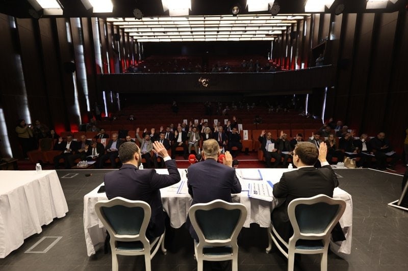 Adapazarı Belediye Meclisi Nisan Ayında Yeni Üyeler ve Yatırımlarla Toplandı