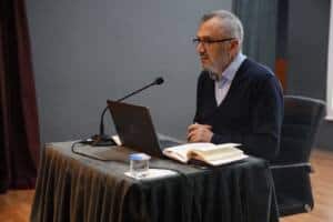 akademide ilk ders mesnevi kendini bilmenin rehberi 7d5e97b9 Büyükşehir Akademi’de Mesnevi Okumaları Dersiyle Yeni Eğitim Dönemi Başladı