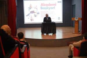 akademide ilk ders mesnevi kendini bilmenin rehberi fbd8af52 Büyükşehir Akademi’de Mesnevi Okumaları Dersiyle Yeni Eğitim Dönemi Başladı
