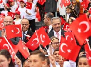 alemdar miniklerin 23 nisan coskusuna ortak oldu tum cocuklarimizin bayrami kutlu olsun 5e36faf4 Başkan Yusuf Alemdar, Arifiye’deki 23 Nisan Kutlamalarına Katıldı