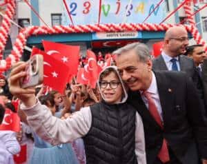 Başkan Yusuf Alemdar, Arifiye’deki 23 Nisan Kutlamalarına Katıldı