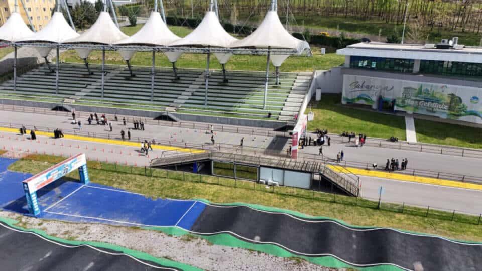 Sakarya'da Liseliler Bisiklet Vadisi'nde Bilim, Sanat ve Spor Atölyelerinde Buluştu