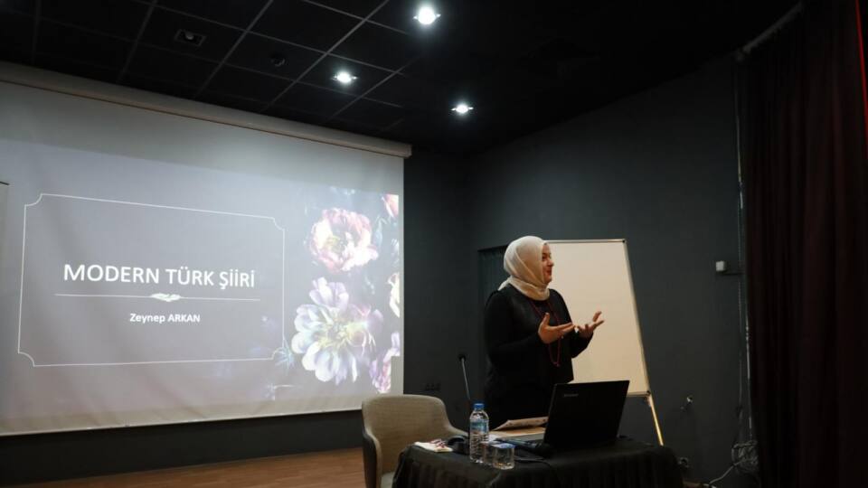 Büyükşehir Akademi’de İlk Hafta Dersleri İbnü’l-Arabi ve Şiir Atölyesiyle Gerçekleşti