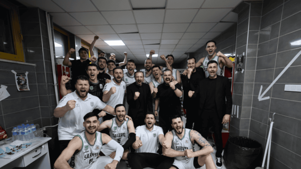 Sakarya Büyükşehir Basketbol, Play-Off Yarı Final Serisinde Kütahya'yı Geçerek 2-0 Üstünlük Sağladı