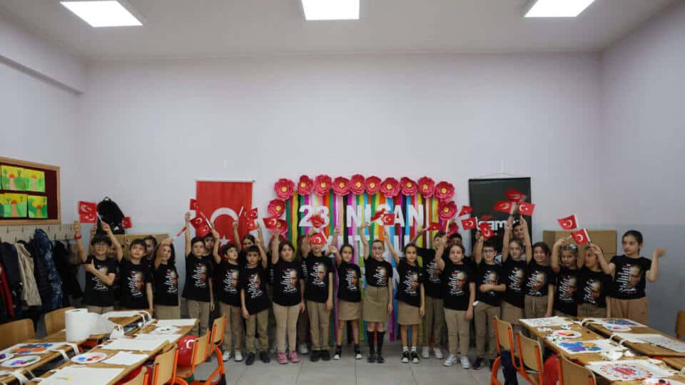 Sakarya Büyükşehir, 23 Nisan’da Çocuklara Sanat ve Şiirle Bayram Coşkusu Yaşattı