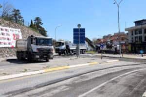 buyuksehirden asfalt sezonu oncesi onemli guzergahlarda iyilestirme calismasi 5e60bd73 Sakarya Büyükşehir Belediyesi'nden Yoğun Güzergahlarda Asfalt Sezonu Öncesi Yol İyileştirmesi