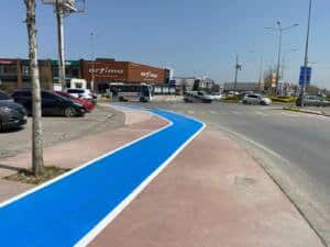 buyuksehirden erenlerde bisiklet yollarina guvenli dokunus 5413792e Sakarya Büyükşehir, Erenler'deki Bisiklet Yollarında Bakım ve Yenileme Çalışmalarını Tamamladı