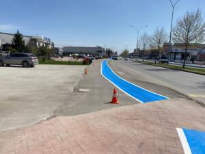 buyuksehirden erenlerde bisiklet yollarina guvenli dokunus 613690ba 1 Sakarya Büyükşehir, Erenler'deki Bisiklet Yollarında Bakım ve Yenileme Çalışmalarını Tamamladı