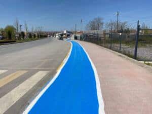 buyuksehirden erenlerde bisiklet yollarina guvenli dokunus 7ee92eb7 Sakarya Büyükşehir, Erenler'deki Bisiklet Yollarında Bakım ve Yenileme Çalışmalarını Tamamladı