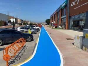 buyuksehirden erenlerde bisiklet yollarina guvenli dokunus ff2c9b28 Sakarya Büyükşehir, Erenler'deki Bisiklet Yollarında Bakım ve Yenileme Çalışmalarını Tamamladı
