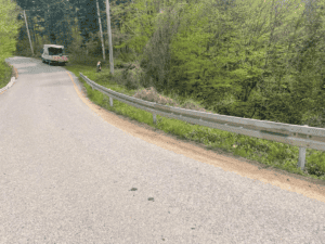 buyuksehirden hendekte ulasim guvenligini artiran calisma 5ec4e5f2 Hendek Hicriye Mahallesi’nde Yol Güvenliği İçin Çelik Bariyer Montajı Gerçekleştirildi