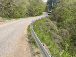 buyuksehirden hendekte ulasim guvenligini artiran calisma a3d5b0c4 Hendek Hicriye Mahallesi’nde Yol Güvenliği İçin Çelik Bariyer Montajı Gerçekleştirildi