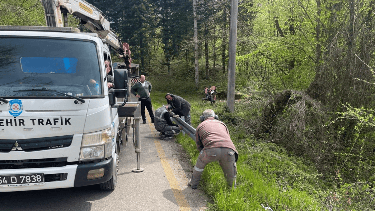 Hendek Hicriye Mahallesi’nde Yol Güvenliği İçin Çelik Bariyer Montajı Gerçekleştirildi
