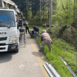 Hendek Hicriye Mahallesi’nde Yol Güvenliği İçin Çelik Bariyer Montajı Gerçekleştirildi