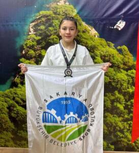 buyuksehirin altyapisinda basari var kano karate bisiklet ve judo da madalyalar geldi fd6ec5c7 Sakarya Büyükşehir Sporcuları Dört Branşta Ulusal ve Uluslararası Madalyalarla Döndü