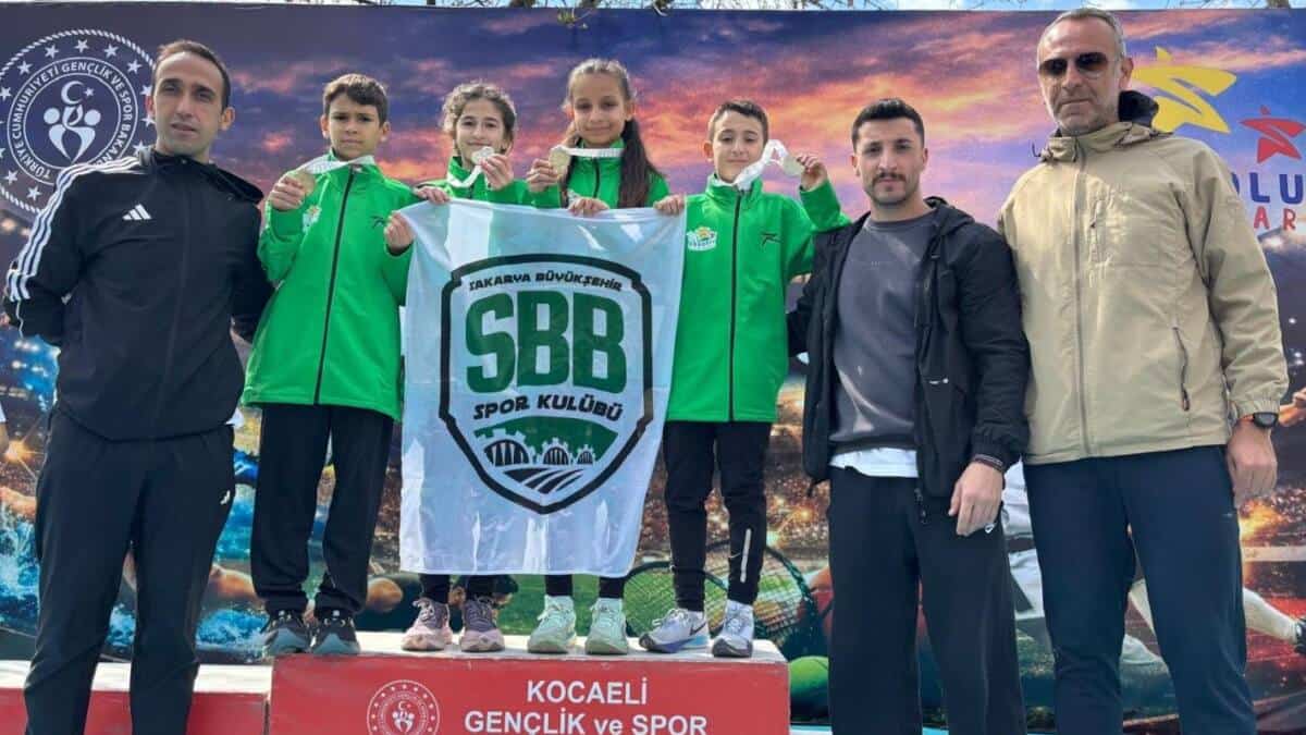 Sakarya Büyükşehir Atletizm Takımı Kocaeli’de Grup Şampiyonu Olarak Yarı Finale Yükseldi