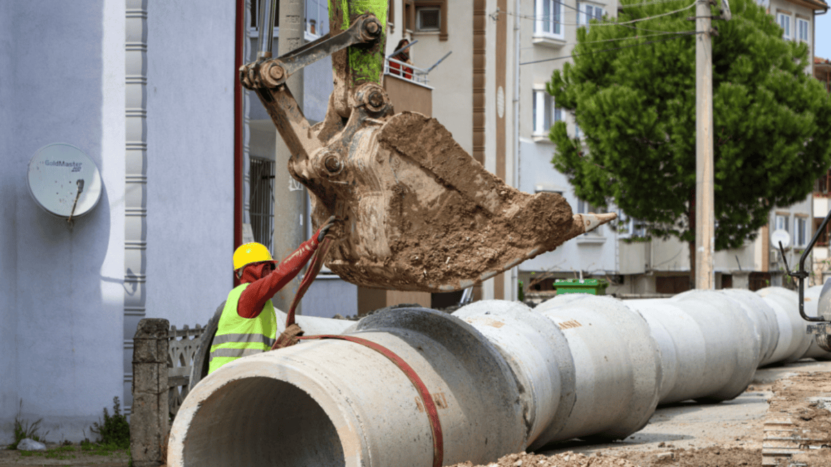 Erenler’de Yeni Alternatif Güzergâhın Altyapısı İçin 5 Kilometrelik Yağmur Suyu Hattı Çalışması Başladı