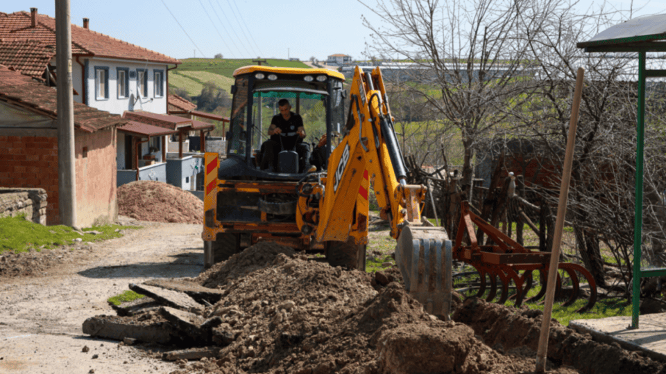 SASKİ, Kaynarca Osmanlı Mahallesi’nde 1400 Metrelik Ana Hat Yenileme Çalışmalarına Devam Ediyor
