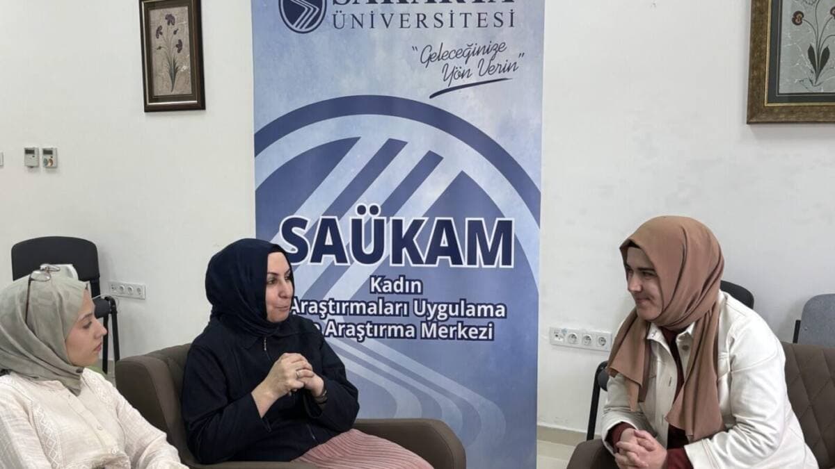 Sakarya Üniversitesinde Kadın Akademisyenlerin Karşılaştığı Zorluklar ve Toplumsal Algıların Etkisi Ele Alındı