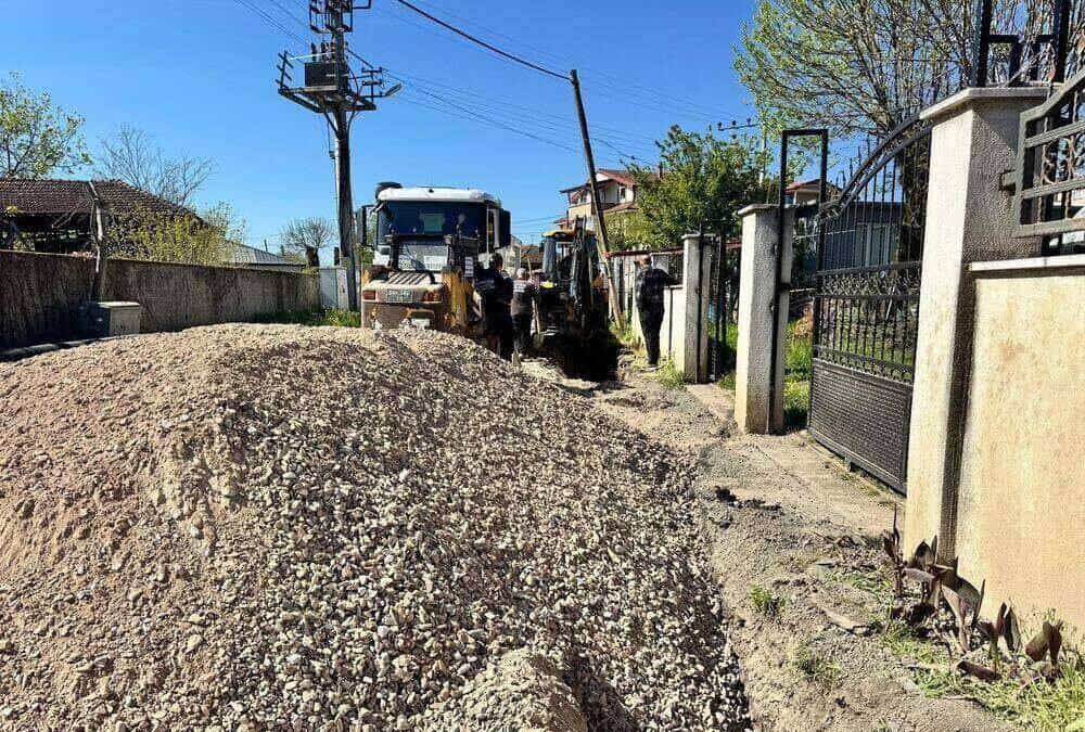 Serdivan Aralık Mahallesi Türkoğlu Caddesi’nde Yağmur Suyu Altyapısı Yenileniyor