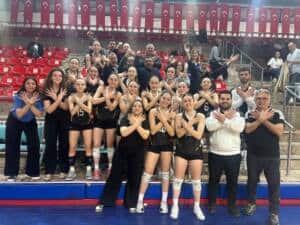 Serdivan Belediyesi Genç Kızlar Voleybol Takımı Marmara Bölgesi Şampiyonası’nda Yarı Finale Yükseldi
