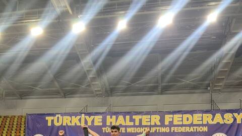 Serdivan Belediyesi Sporcusu Muhammed Asım Ay Minikler Halter Şampiyonası’nda Türkiye İkincisi Oldu