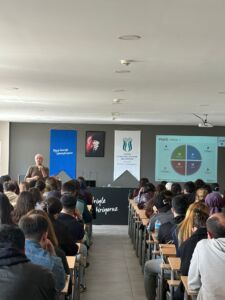 toyotanin yonetim anlayisi konulu seminer gerceklestirildi 9e1ad8dd Toyota'nın Yalın Yönetim Yaklaşımı Sakarya'da Öğrencilere Aktarıldı