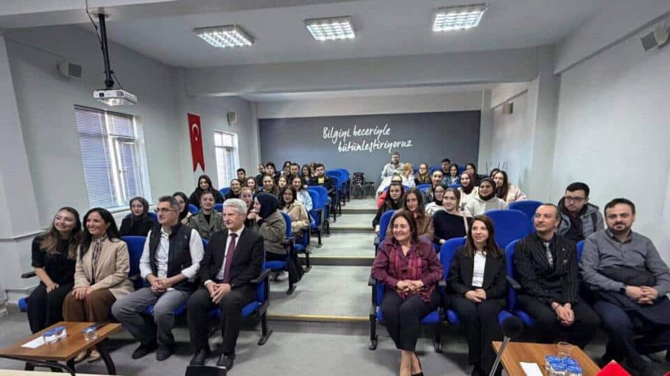 Kaynarca MYO’da Vergi Alanında Kariyer Yolculuğu Konulu Konferans Düzenlendi