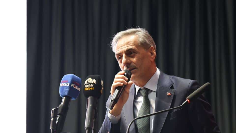 Serdivan’da Raylı Sistem ve Altyapı Yatırımları İlçe Danışma Meclisi’nde Değerlendirildi