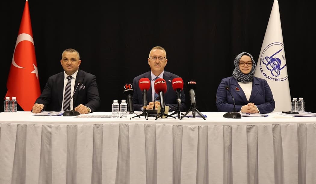 Adapazarı Belediye Meclisi Mayıs Toplantısında Mahalle Güzelleştirme ve Sosyal Projeler Anlatıldı