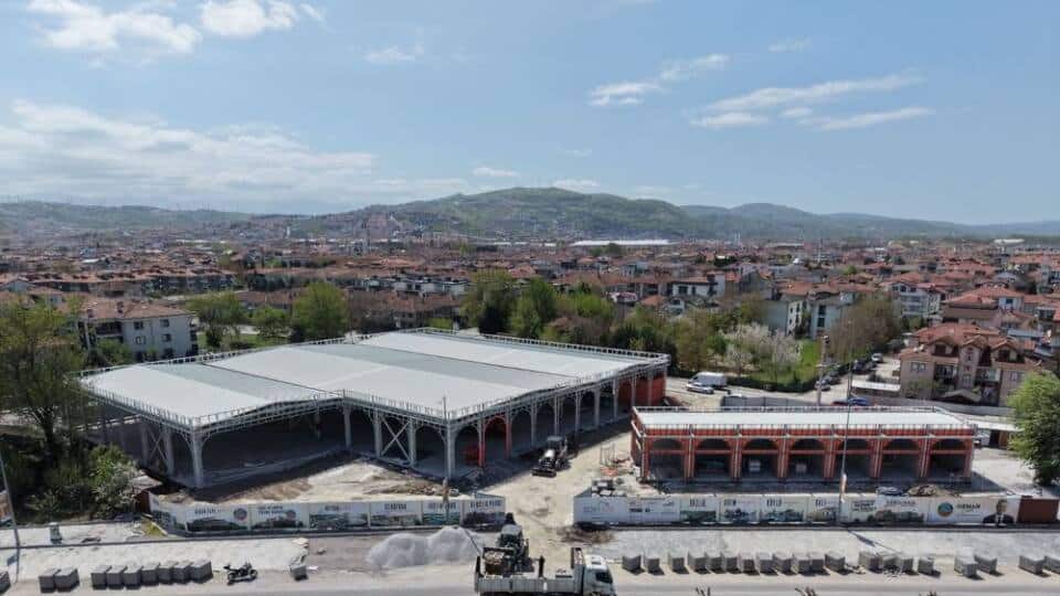 Serdivan Arabacıalanı Yeni Pazar Alanı Projesinde Çalışmalar Yüzde 75 Seviyesine Ulaştı