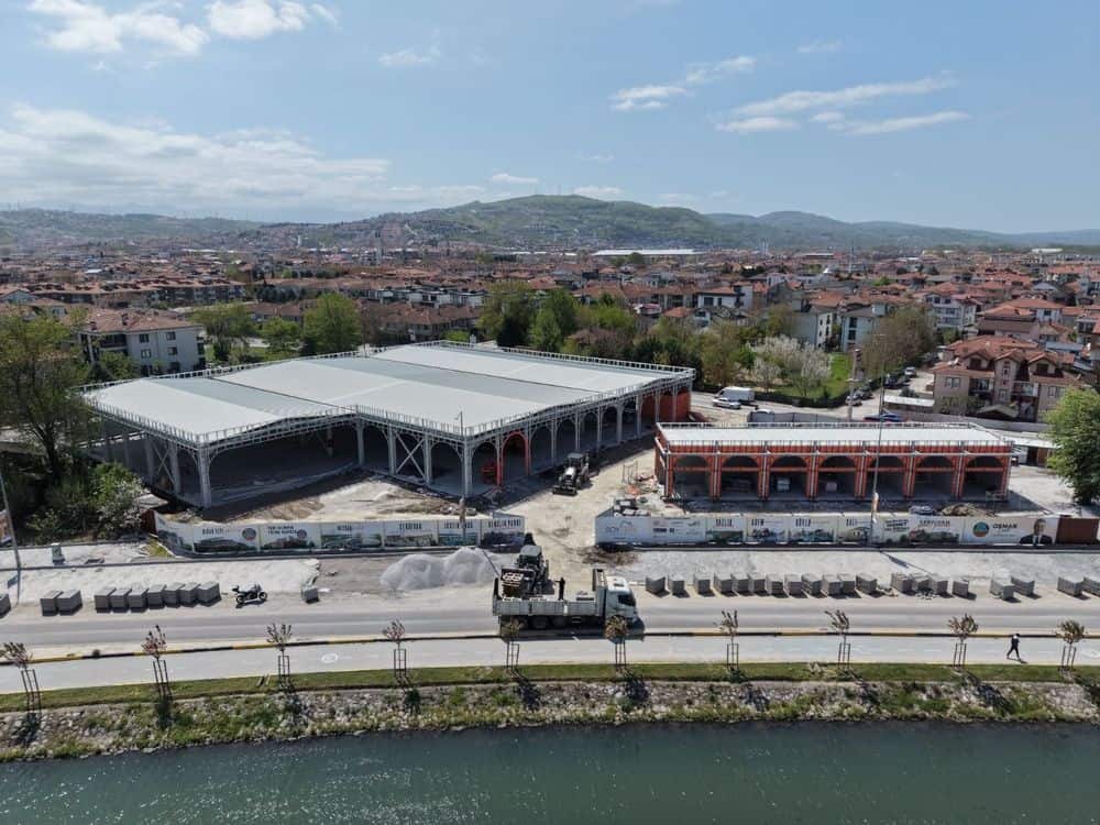 Serdivan Arabacıalanı Yeni Pazar Alanı Projesinde Çalışmalar Yüzde 75 Seviyesine Ulaştı