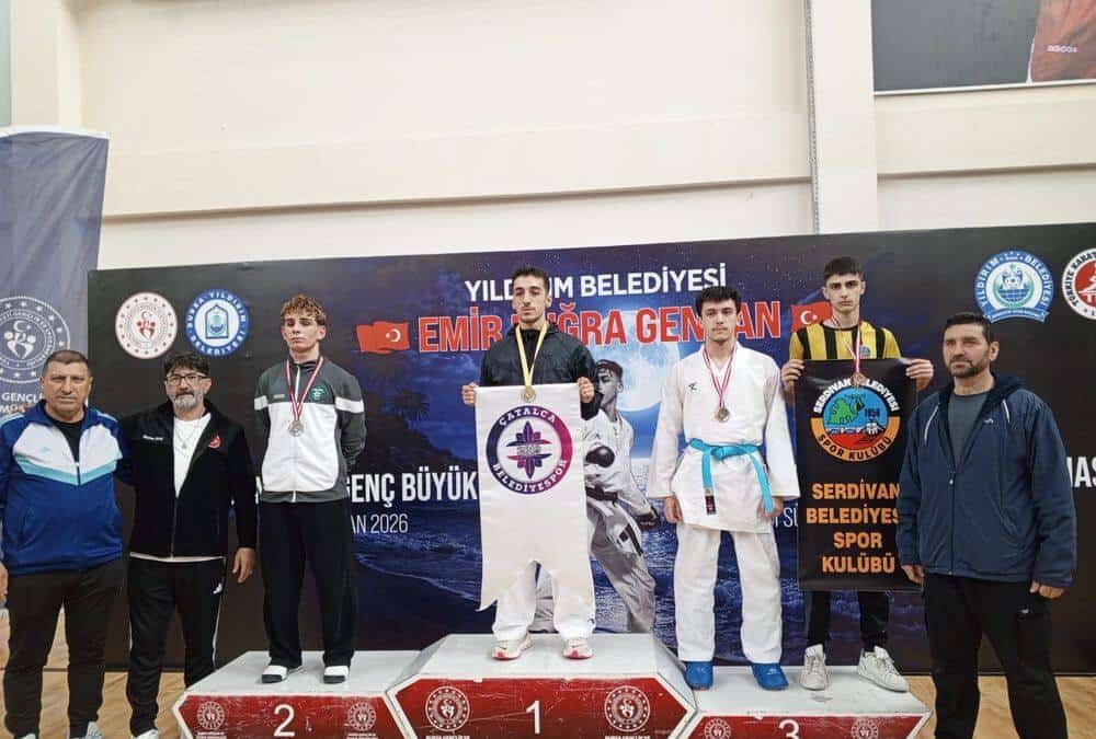 Serdivan Belediyesi Karate Takımı Bursa Şampiyonasında 6 Madalya Kazandı