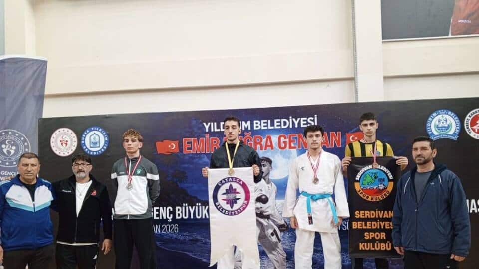 Serdivan Belediyesi Karate Takımı Bursa Şampiyonasında 6 Madalya Kazandı